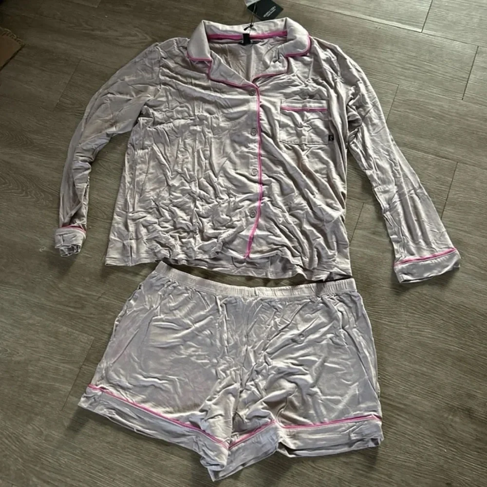 Vera Wang pajamas set - Picture 3 of 5